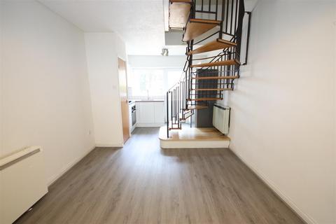 1 bedroom terraced house to rent, Devonshire Mews, Cambridge CB1
