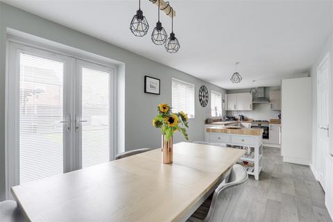 4 bedroom detached house for sale, Pennington Way, Hucknall NG15