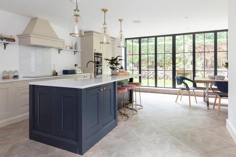 3 bedroom detached house for sale, Woodside Grange Road, Woodside Park