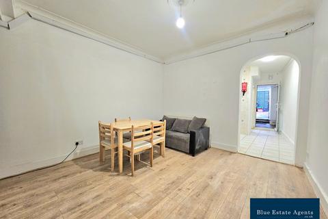 4 bedroom terraced house to rent, Heston Road, Hounslow, TW5