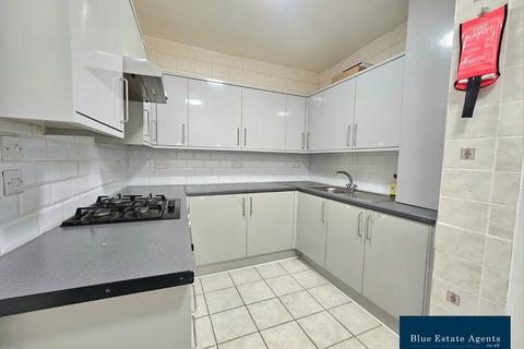 4 bedroom terraced house to rent, Heston Road, Hounslow, TW5