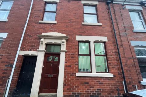3 bedroom terraced house to rent, Poulton Street Preston PR2 2SA