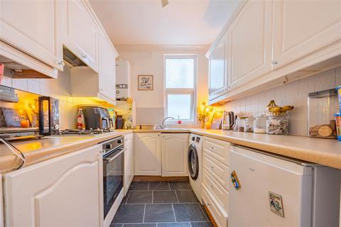 1 bedroom flat for sale, WHITEFRIARS CRESCENT, Westcliff-On-Sea