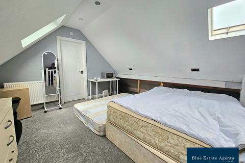 1 bedroom in a house share to rent - Windsor Road, Hounslow, TW4