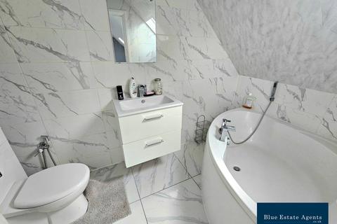 1 bedroom in a house share to rent, Windsor Road, Hounslow, TW4