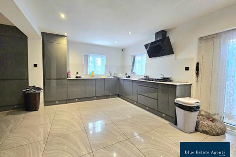 1 bedroom in a house share to rent, Windsor Road, Hounslow, TW4