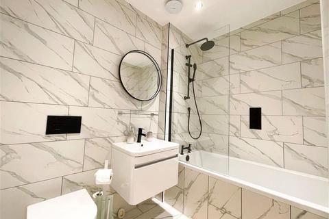 1 bedroom flat to rent, Porchester Square, London W2