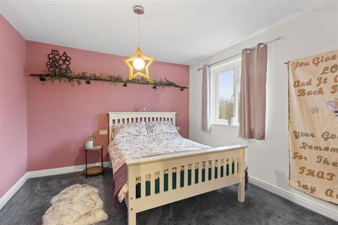 4 bedroom terraced house for sale, Paul Close, Hailsham