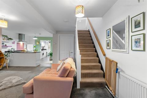 4 bedroom terraced house for sale, Paul Close, Hailsham