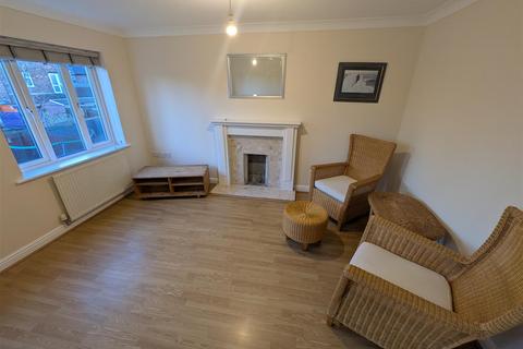 3 bedroom house to rent, Fog Lane, Manchester