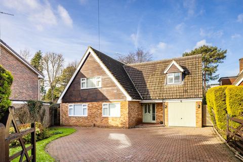 4 bedroom detached house for sale, Matlock Road, Caterham, CR3