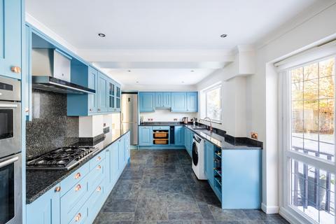 4 bedroom detached house for sale, Matlock Road, Caterham, CR3