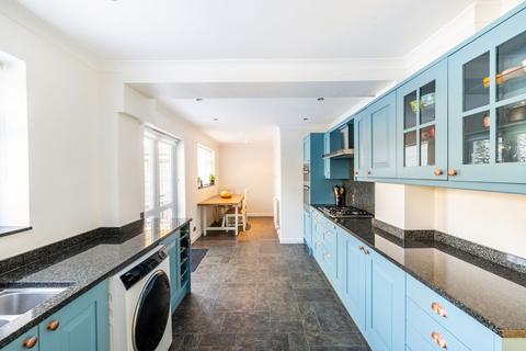 4 bedroom detached house for sale, Matlock Road, Caterham, CR3