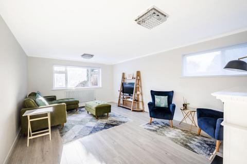 4 bedroom detached house for sale, Matlock Road, Caterham, CR3