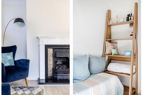 4 bedroom detached house for sale, Matlock Road, Caterham, CR3