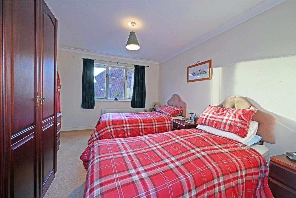 Bedroom 3 (Master)