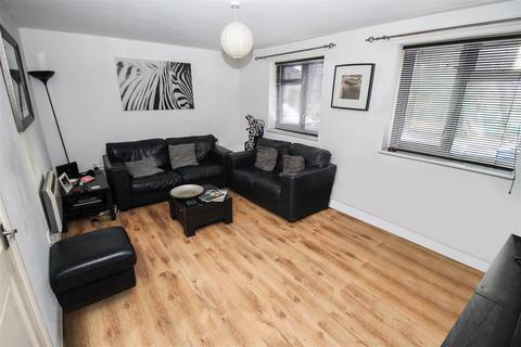 1 bedroom flat for sale, Glendale Gardens, Leigh-On-Sea