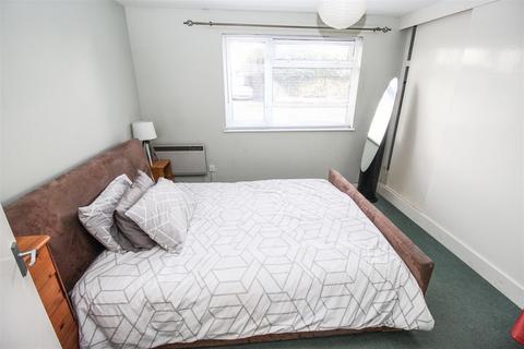 1 bedroom flat for sale, Glendale Gardens, Leigh-On-Sea