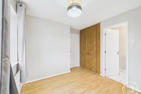 3 bedroom detached house to rent, Woodlea Fold, Meanwood, Leeds LS6