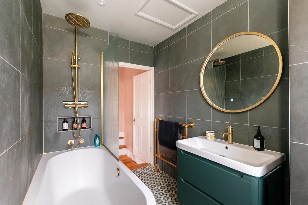 2 K2 WSSE - Bathroom A.jpg