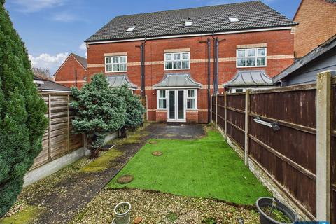 3 bedroom townhouse for sale, Vulcan Mews, Auckley, Doncaster, South Yorkshire, DN9