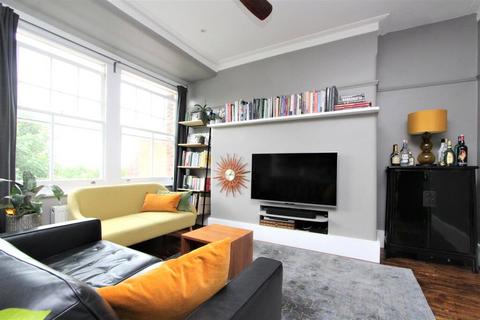 3 bedroom apartment to rent, Fortis Green Road, London, N10
