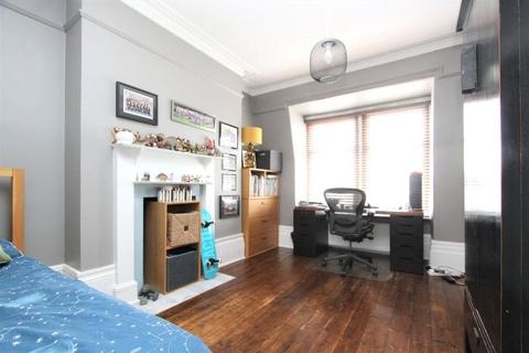 3 bedroom apartment to rent, Fortis Green Road, London, N10