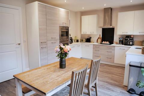 undefined, Roundway Rise, Calne