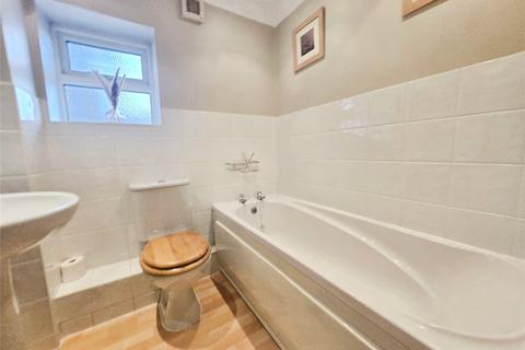 2 bedroom flat to rent, Bower Place, Kent ME16