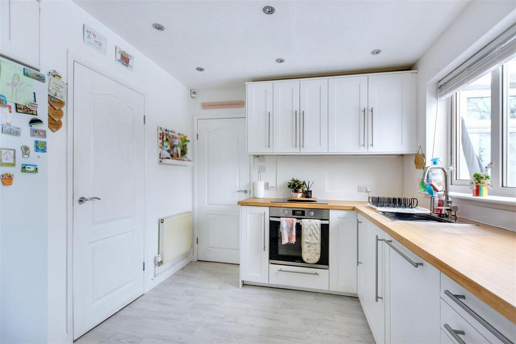 Kitchen 2.jpeg