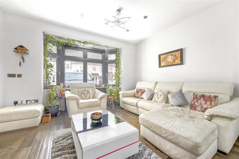 4 bedroom terraced house for sale, Easternville Gardens, Ilford