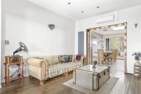 4 bedroom terraced house for sale, Easternville Gardens, Ilford