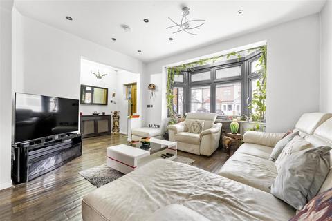4 bedroom terraced house for sale, Easternville Gardens, Ilford