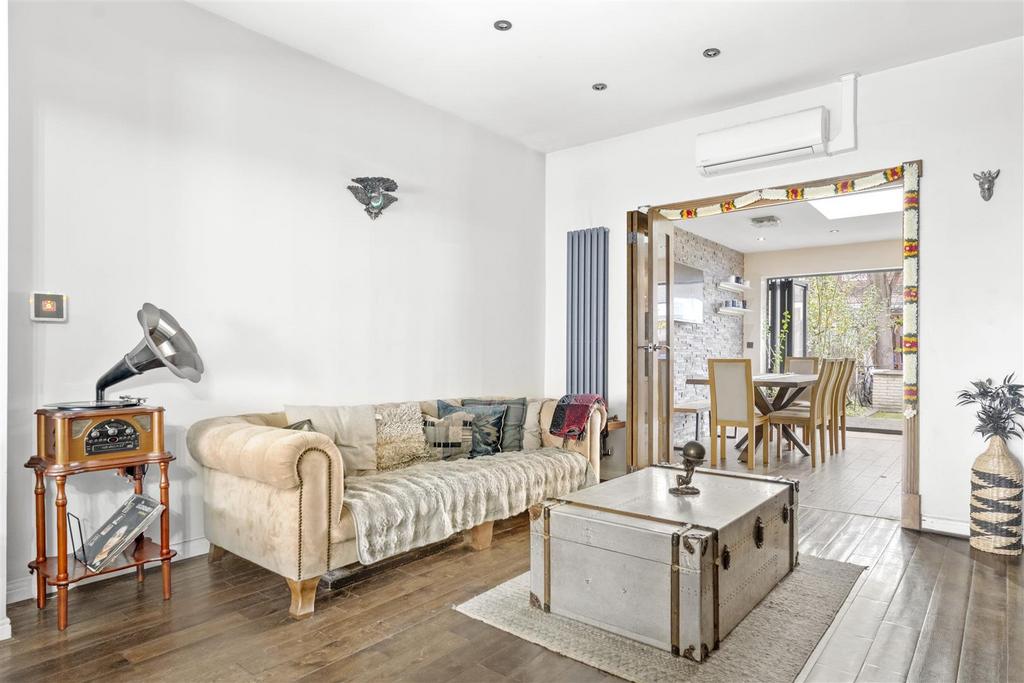 AKP5363.jpg