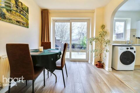 3 bedroom terraced house for sale, Catmint Close, Swindon