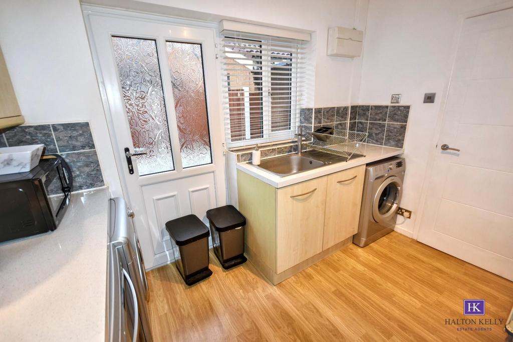 Kitchen angle 2
