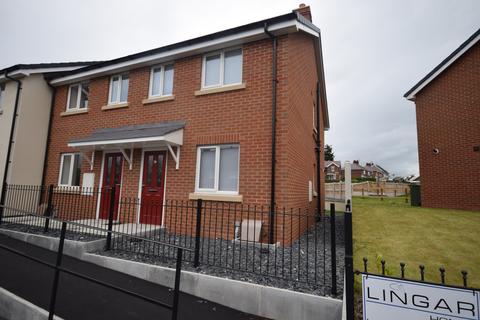 3 bedroom end of terrace house to rent, Darby Road, Brynteg, Wrexham, LL11