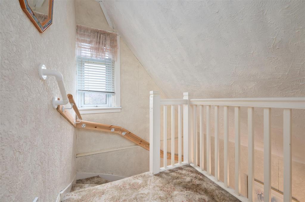 102 Castlandhill Road013.JPG