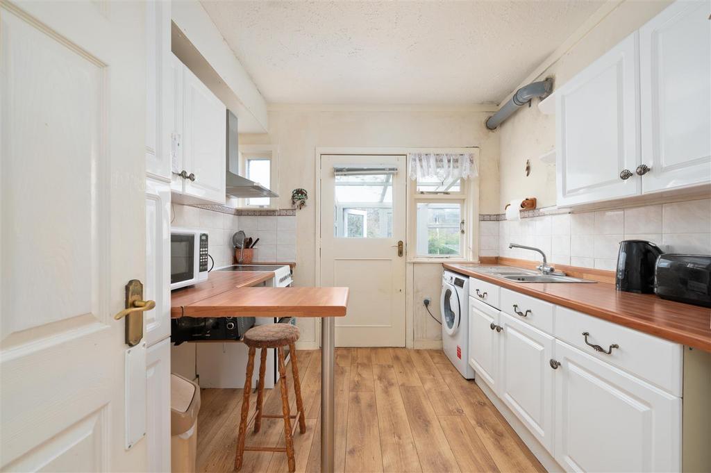 102 Castlandhill Road008.JPG