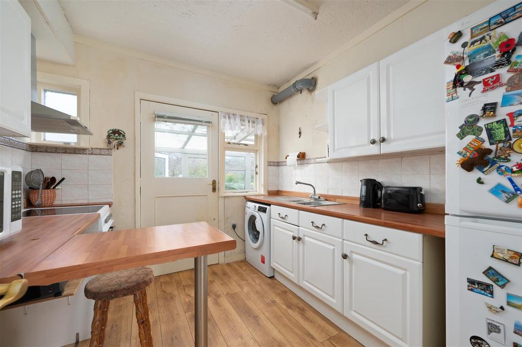 102 Castlandhill Road009.JPG