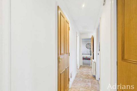 2 bedroom flat for sale, Ramshaw Drive, Chelmsford