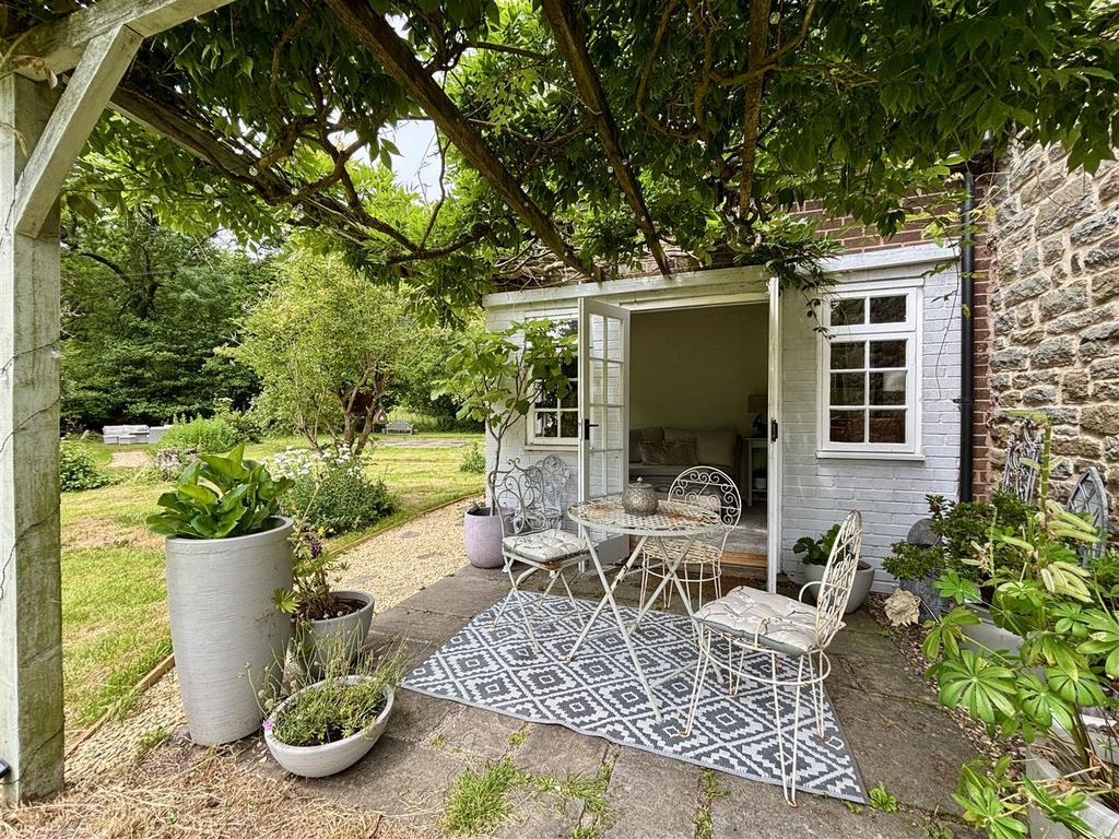 1. garden room.jpg