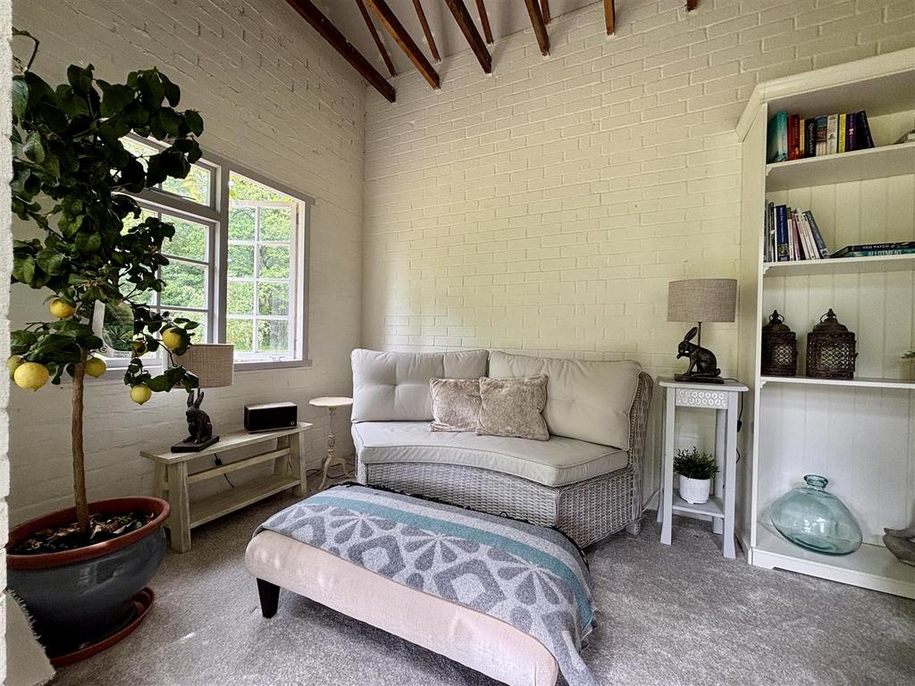 1 garden rm.jpg