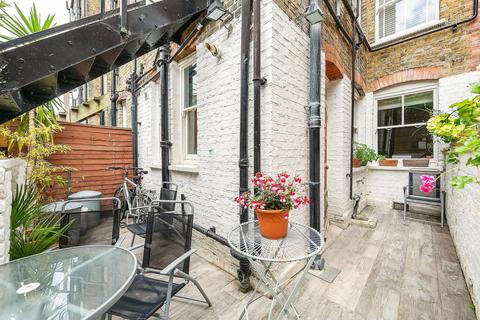 1 bedroom flat for sale, Lyndhurst Mansions, Munster Village, London, SW6