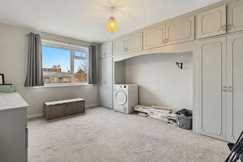 2 bedroom flat to rent, London Road, Leicester LE2