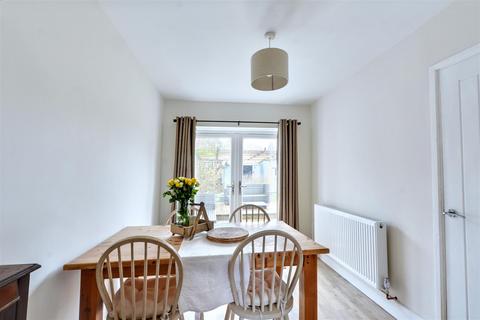 4 bedroom end of terrace house for sale, Colchester Road, Nottingham