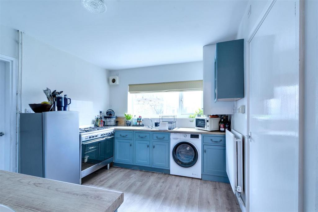 Kitchen 1.jpeg