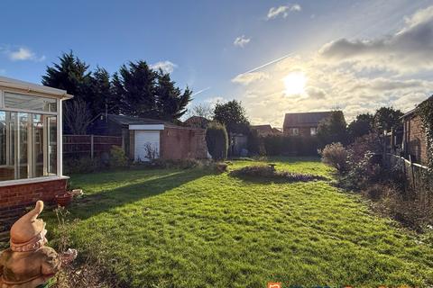 3 bedroom detached bungalow for sale, Grange Road, Newark NG24