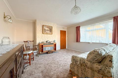 3 bedroom detached bungalow for sale, Grange Road, Newark NG24