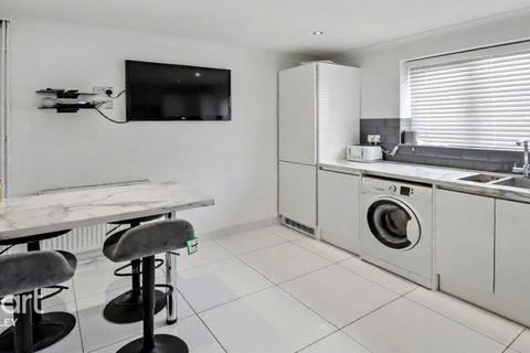 2 bedroom semi-detached house for sale, Corbridge Drive, Luton